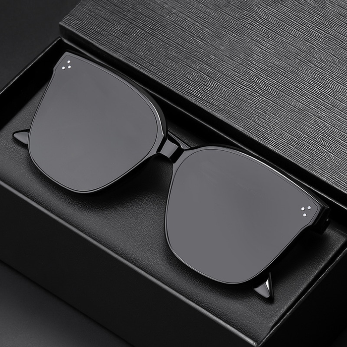 Cleo Iconic Sleek Sunglasses