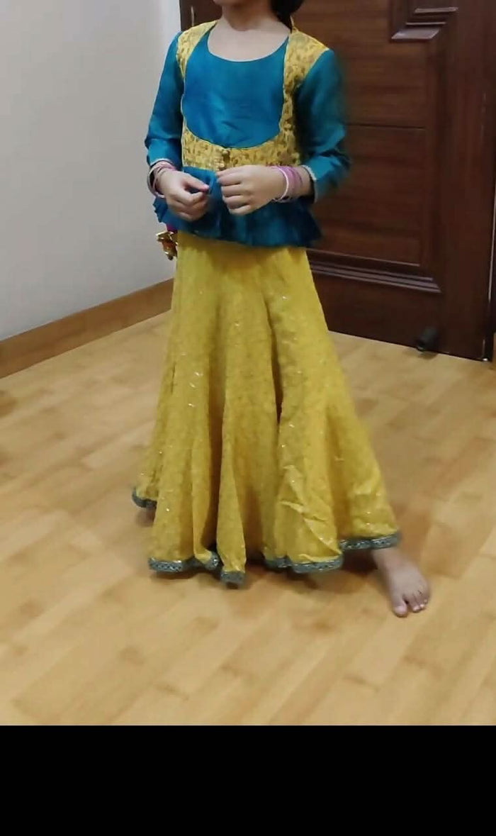 Introducing the enchanting Lehenga Choli for Baby Girl – a perfect blend of elegance and charm.