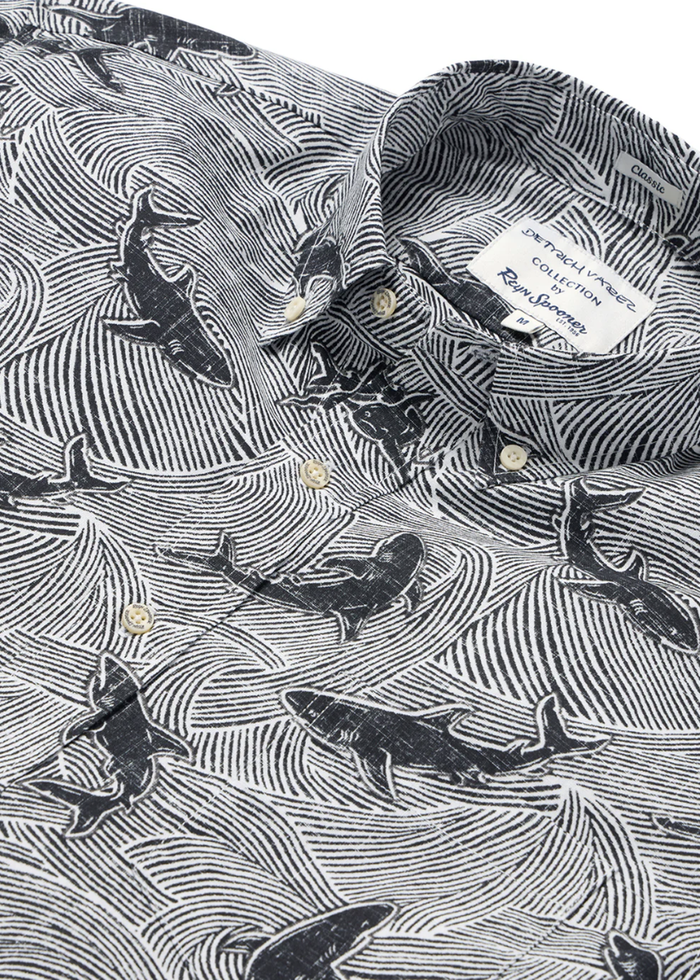 Mono - Black by Dietrich Verez - Close-Up