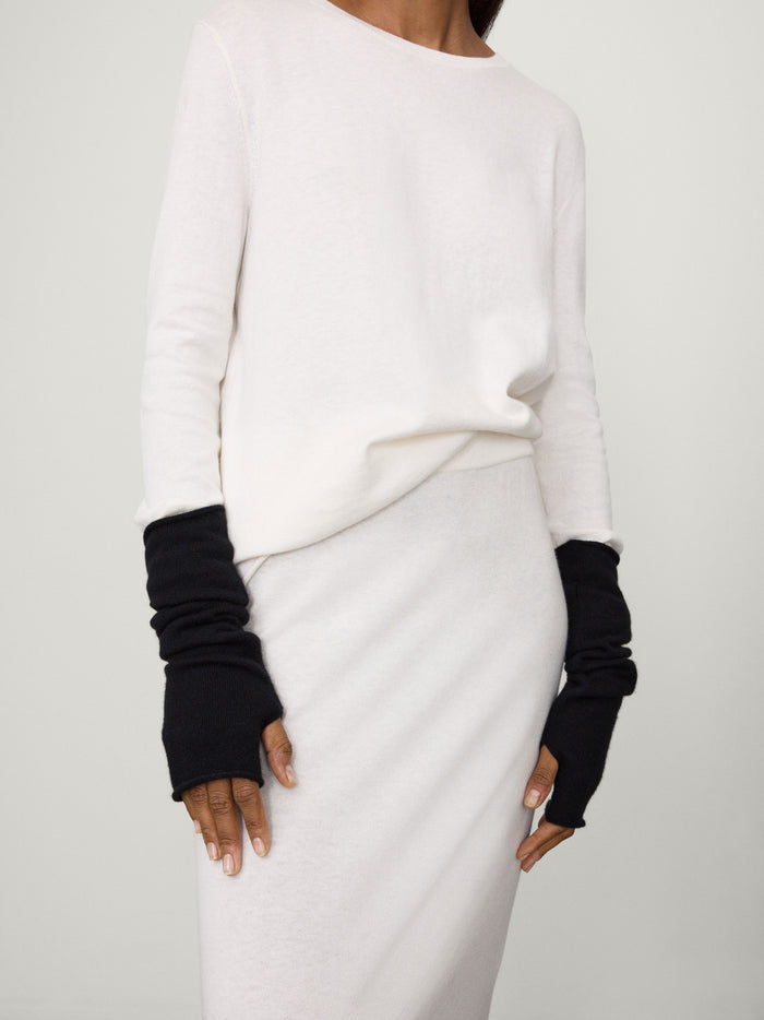 Aspen Arm Warmers Black | LISA YANG | Svarta armvärmare torgvantar i 100% kashmir
