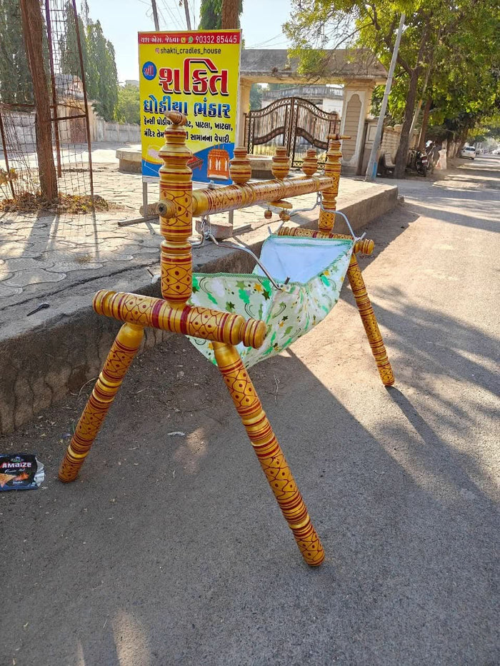 Wooden Single Dandi Cradle with Cloth